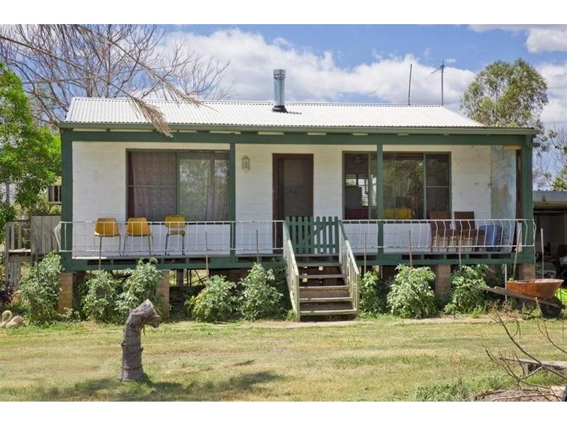 18 Breeza Street, Carroll NSW 2340