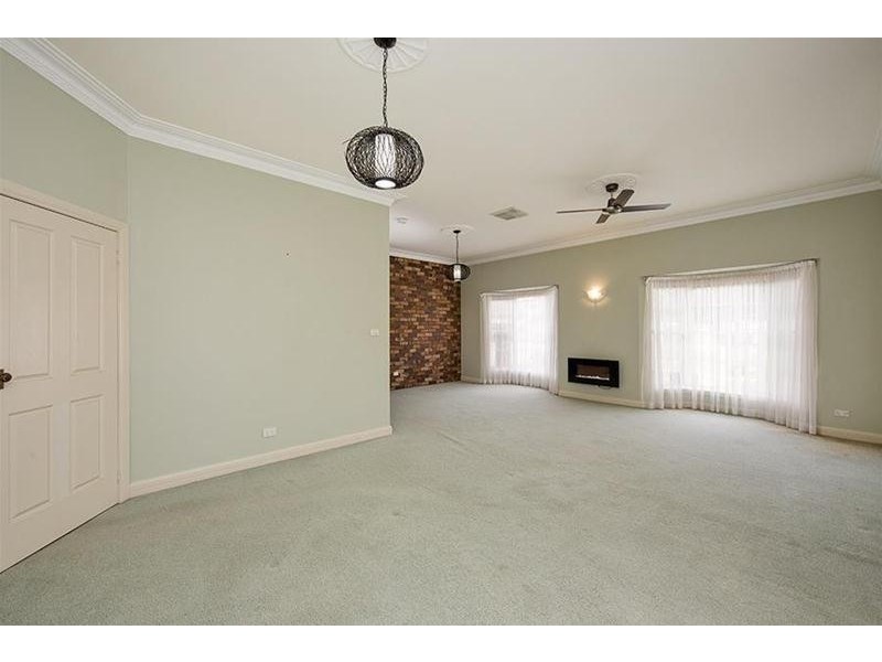 11 Hillcrest Road, Gunnedah NSW 2380