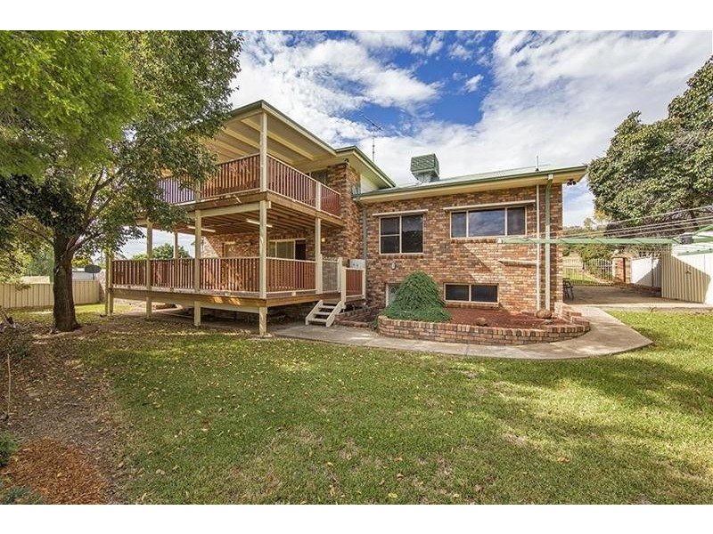 11 Hillcrest Road, Gunnedah NSW 2380
