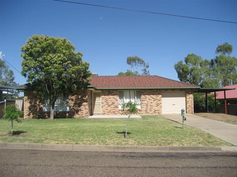 15 Davis Avenue, Gunnedah NSW 2380