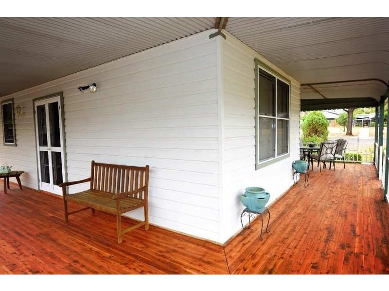 8 Lawson Av, Gunnedah NSW 2380