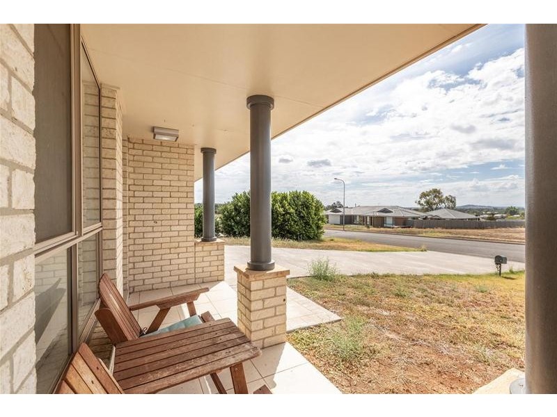 2/14-16 Silversmith Place, Gunnedah NSW 2380