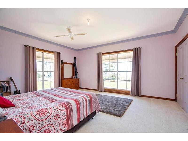 “Ridgelands”/8679 Oxley Highway, Gunnedah NSW 2380