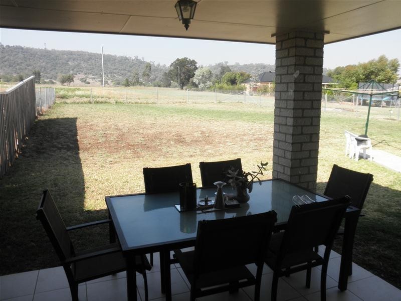 2/14-16 Silversmith Place, Gunnedah NSW 2380