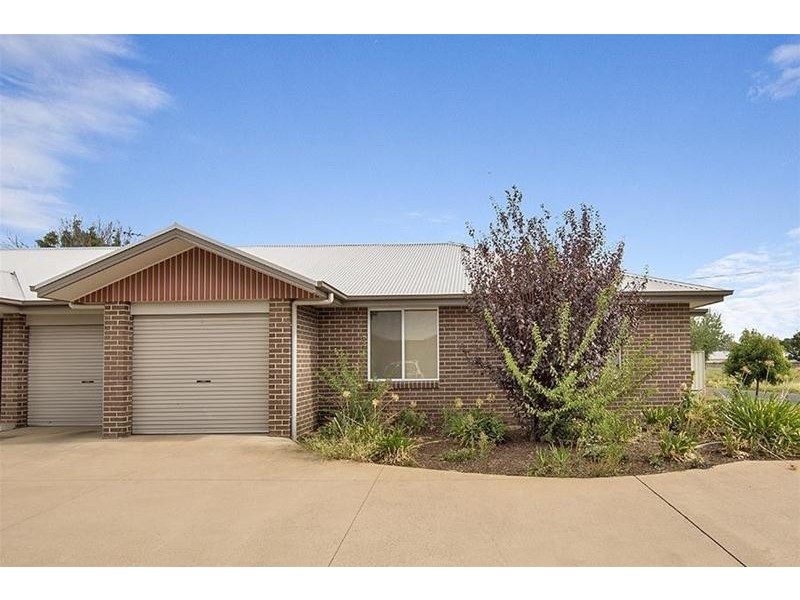 1/9 Bowen Avenue, Gunnedah NSW 2380