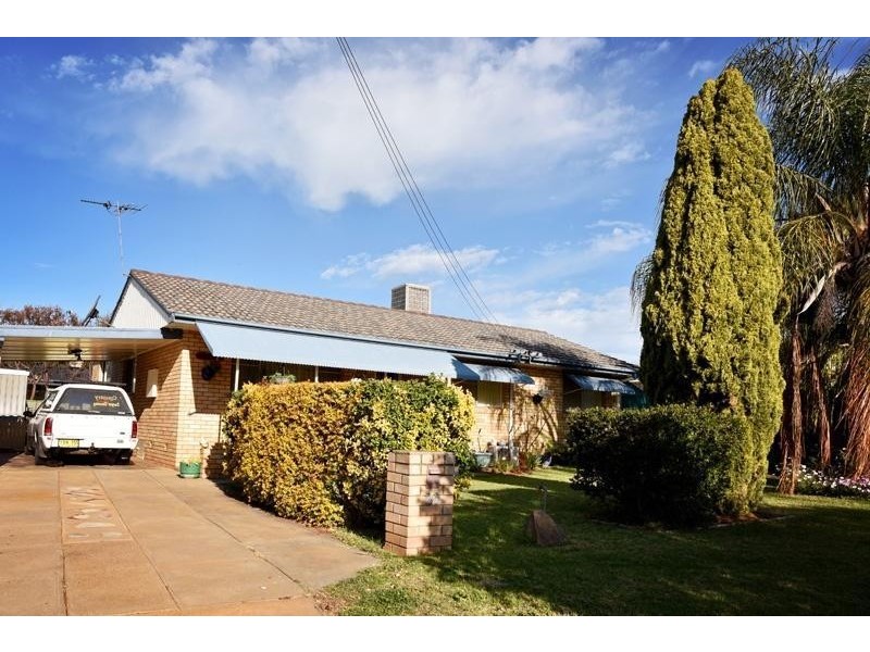 24 Pike Street, Gunnedah NSW 2380