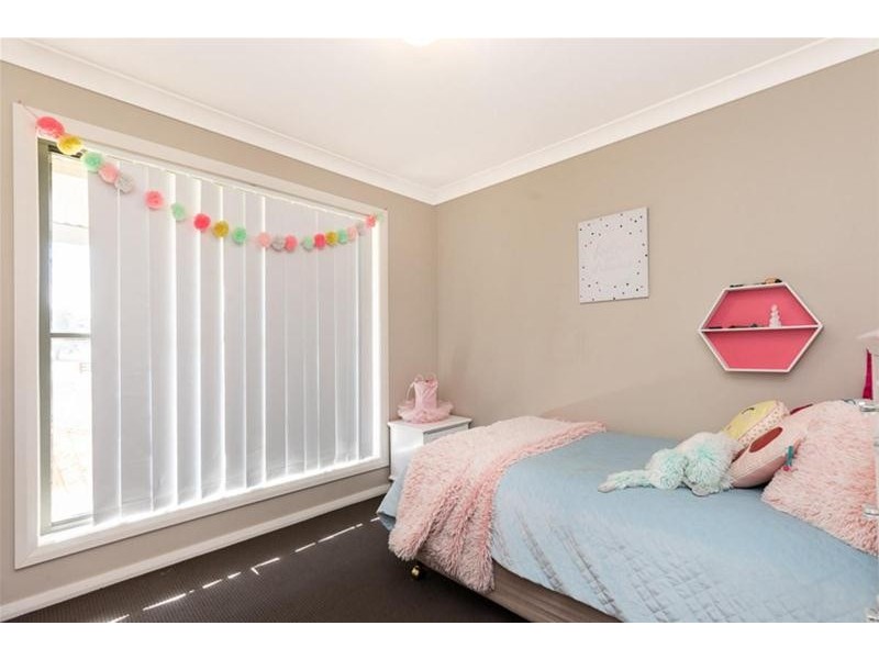 8 Harrie Rowland Place, Gunnedah NSW 2380