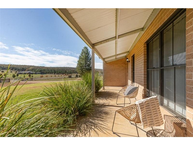 8 Harrie Rowland Place, Gunnedah NSW 2380