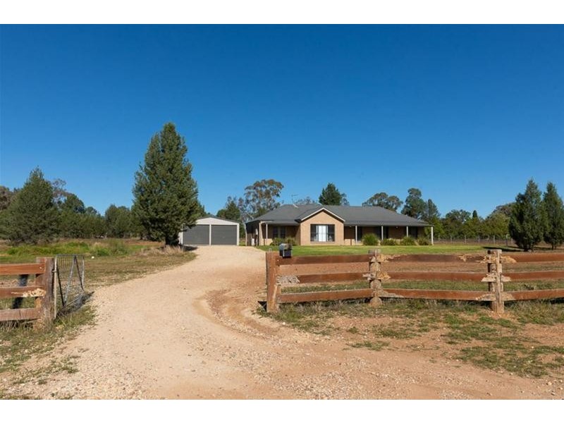 8 Harrie Rowland Place, Gunnedah NSW 2380
