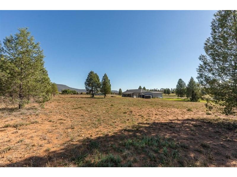 8 Harrie Rowland Place, Gunnedah NSW 2380