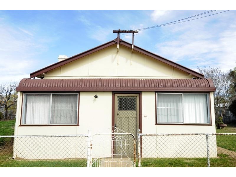 25 Little Barber Street, Gunnedah NSW 2380