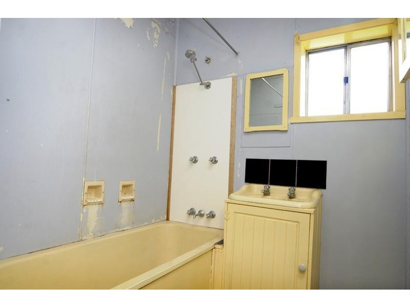 25 Little Barber Street, Gunnedah NSW 2380