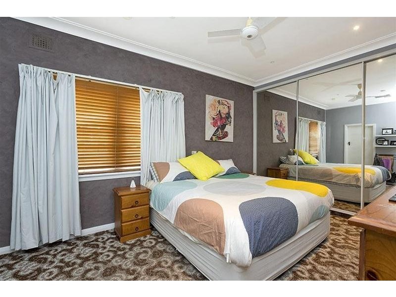 27 Eighth Divisional Memorial Avenue, Gunnedah NSW 2380