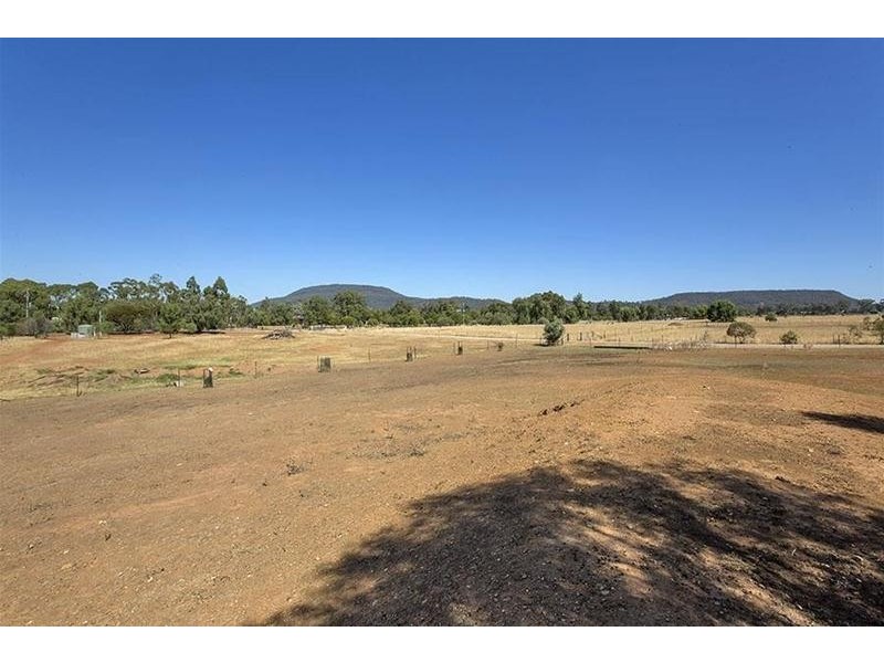 22 Reading Road, Gunnedah NSW 2380