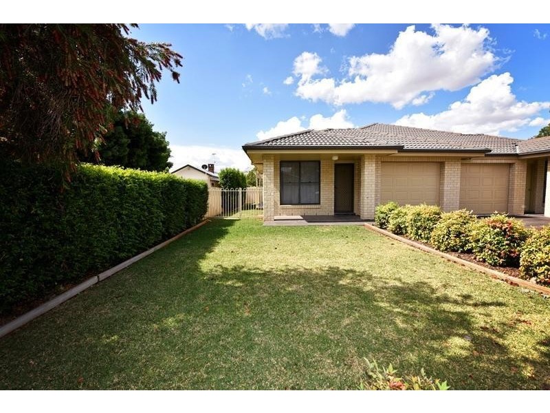 4/9 Little Hunter Street, Gunnedah NSW 2380
