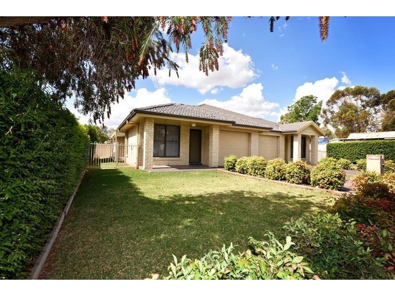 4/9 Little Hunter Street, Gunnedah NSW 2380