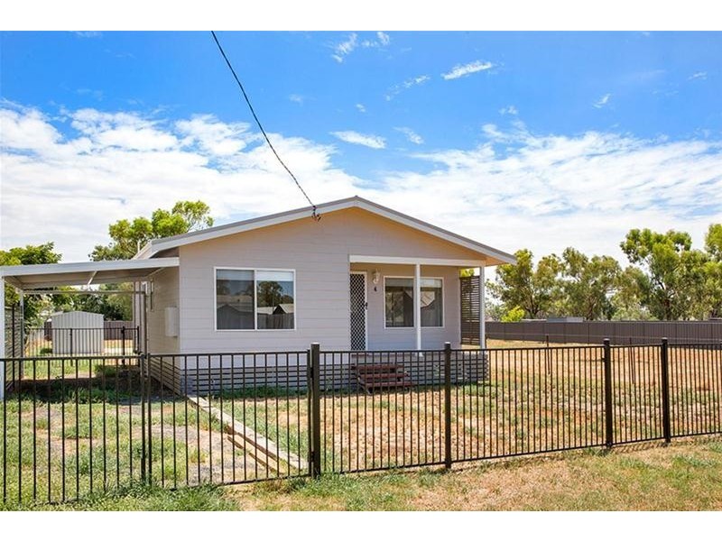 4 Pine Street, Curlewis NSW 2381