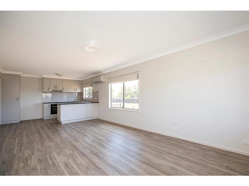 4 Pine Street, Curlewis NSW 2381