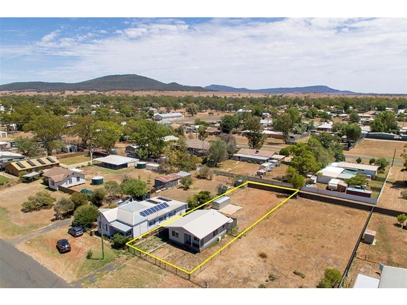 4 Pine Street, Curlewis NSW 2381