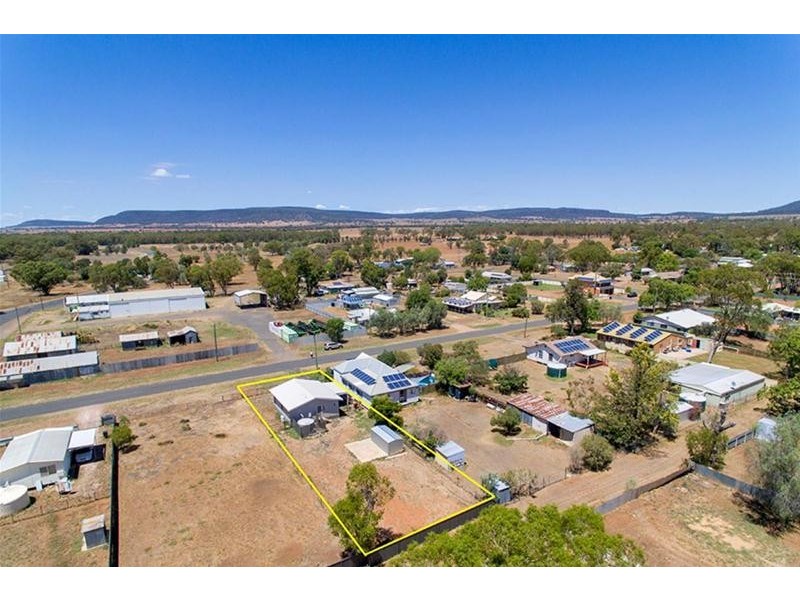 4 Pine Street, Curlewis NSW 2381