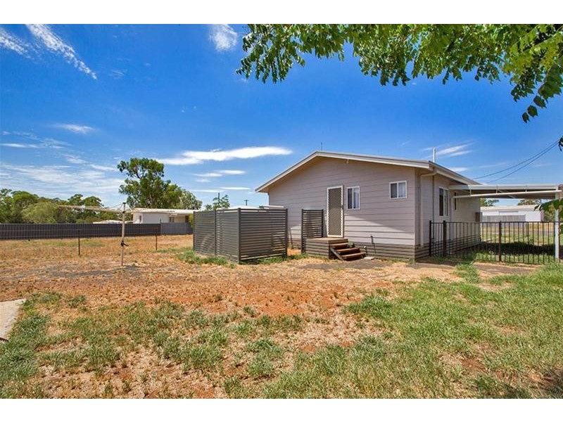 4 Pine Street, Curlewis NSW 2381