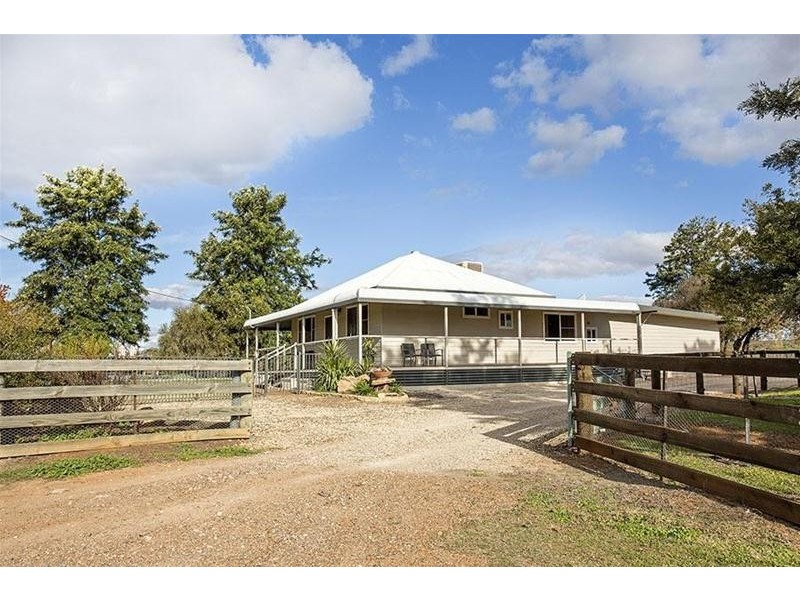 47 Quia Road, Gunnedah NSW 2380
