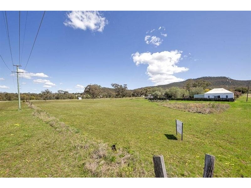 11 38-40 Bomera Street, Tambar Springs NSW 2381