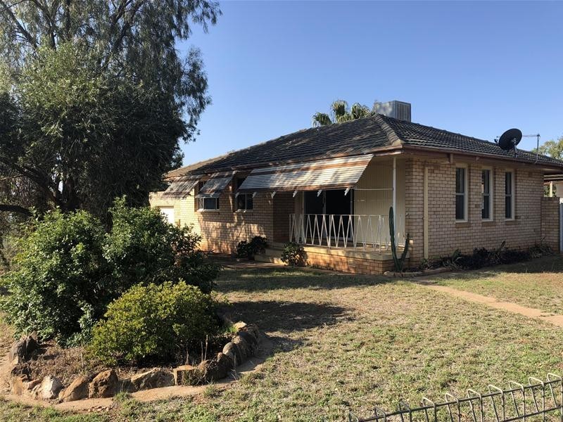42 Jaeger Avenue, Gunnedah NSW 2380