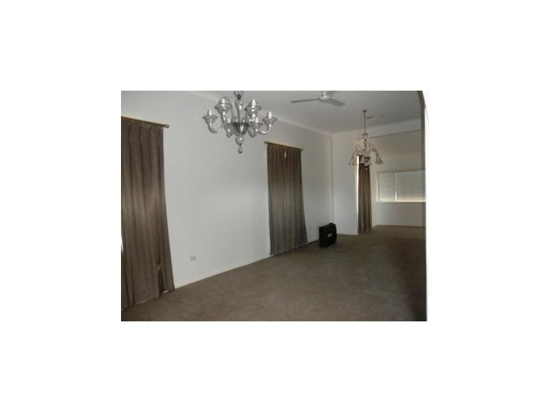 8 Galway Avenue, Gunnedah NSW 2380