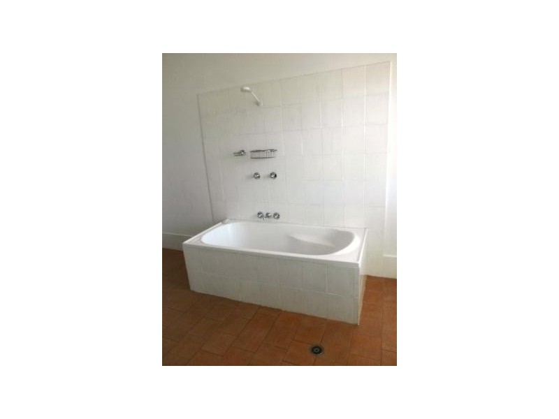 8 Galway Avenue, Gunnedah NSW 2380