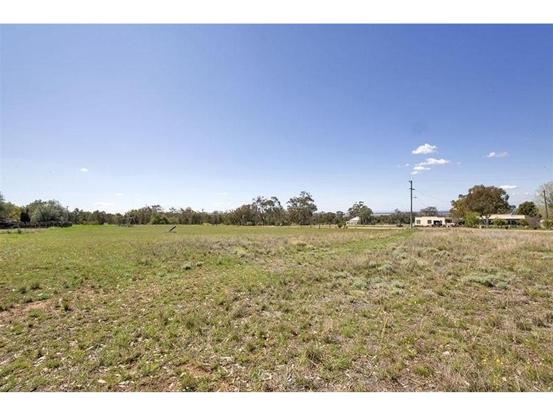 11 34-36 Bomera Street, Tambar Springs NSW 2381