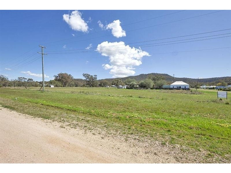 11 34-36 Bomera Street, Tambar Springs NSW 2381