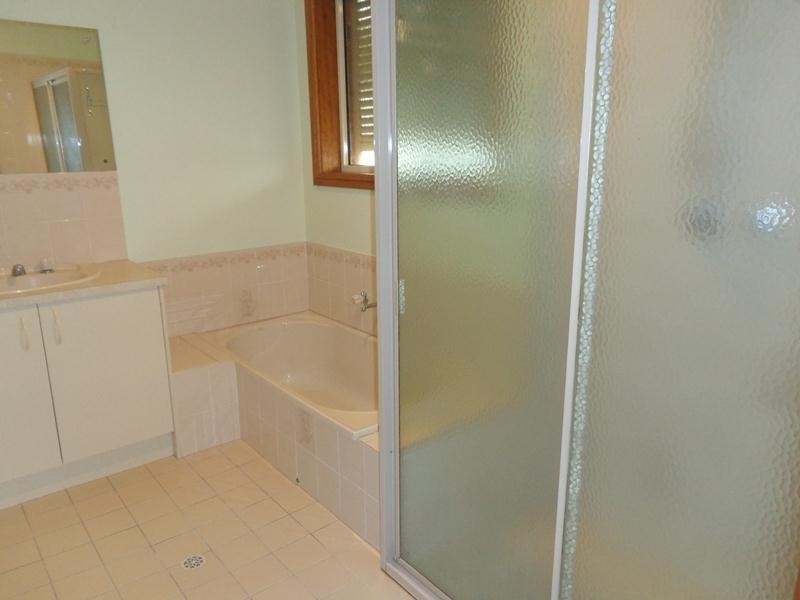 4 Ware Close, Mount Barker SA 5251