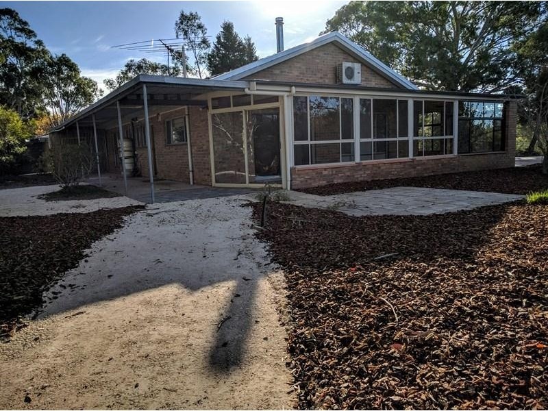 16 Hart Road, Mount Barker SA 5251
