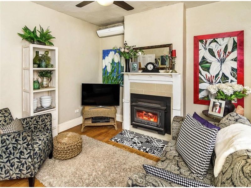 9 Newland Street, Mount Barker SA 5251