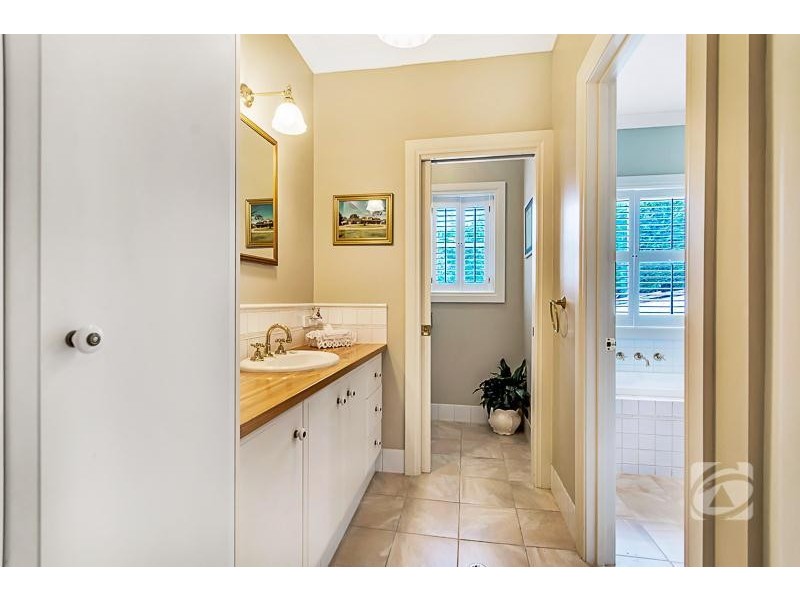 25 Waterford Avenue, Mount Barker SA 5251