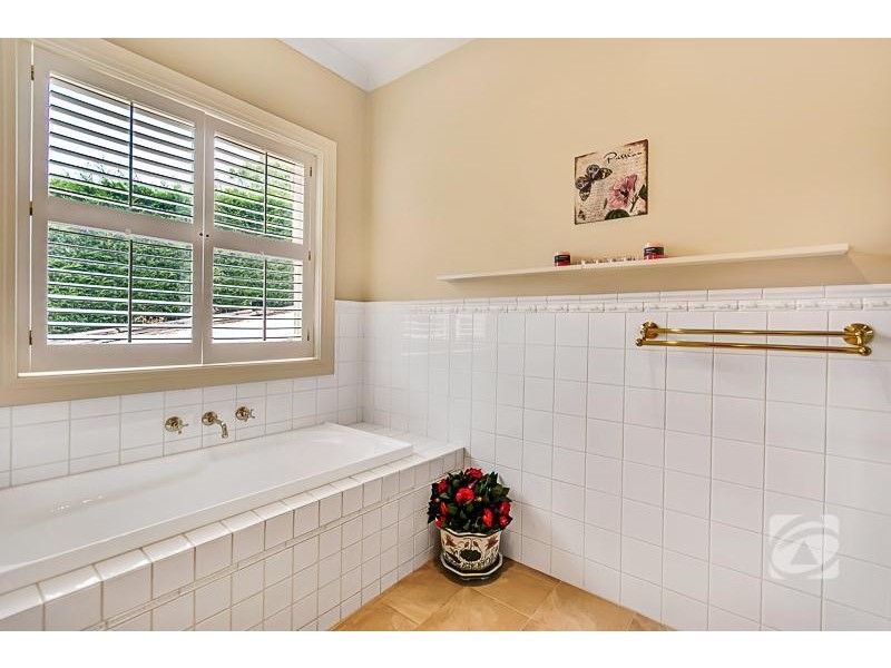 25 Waterford Avenue, Mount Barker SA 5251