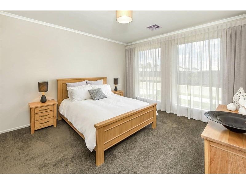 16 Ashfield Street, Mount Barker SA 5251