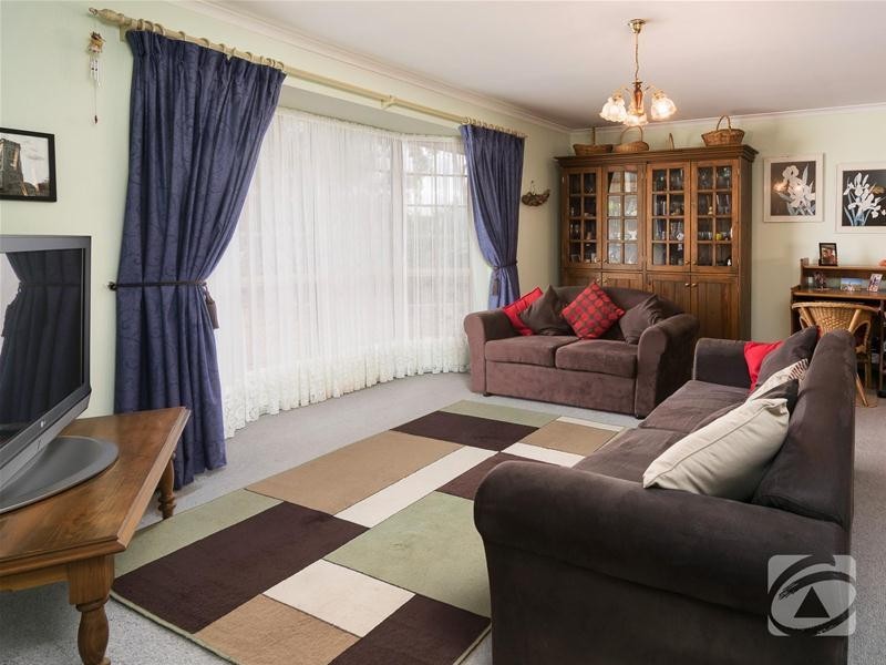 11 Stephens Avenue, Strathalbyn SA 5255