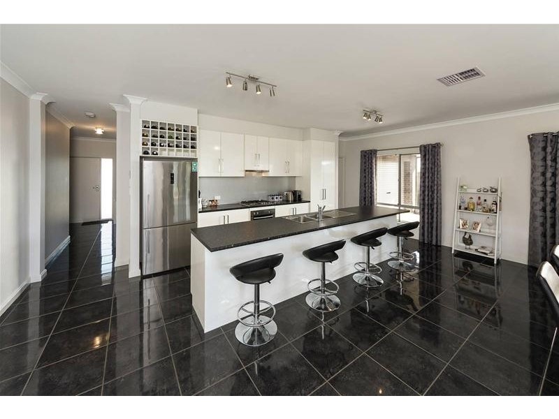 16 Bradford Street, Mount Barker SA 5251