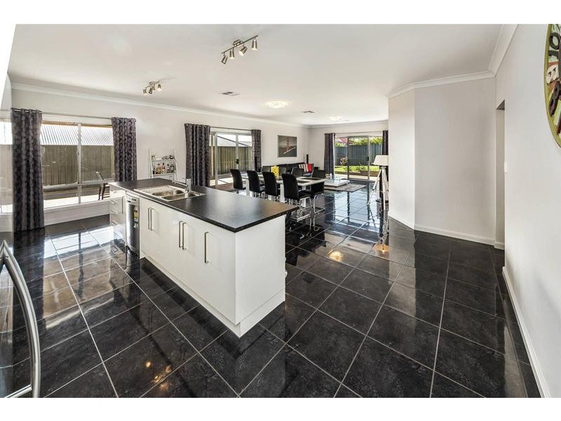 16 Bradford Street, Mount Barker SA 5251