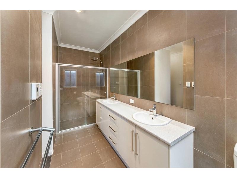 16 Bradford Street, Mount Barker SA 5251