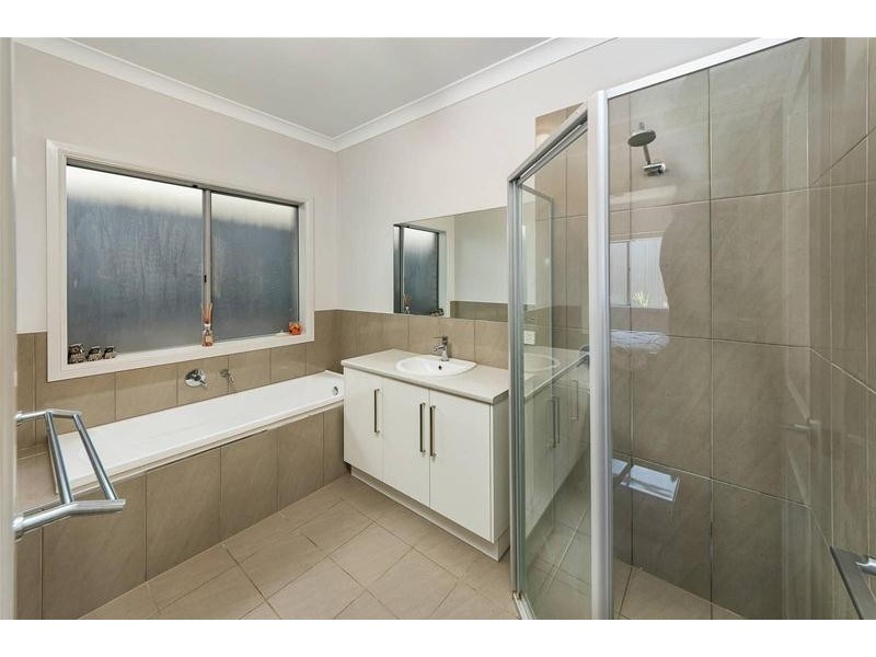 16 Bradford Street, Mount Barker SA 5251