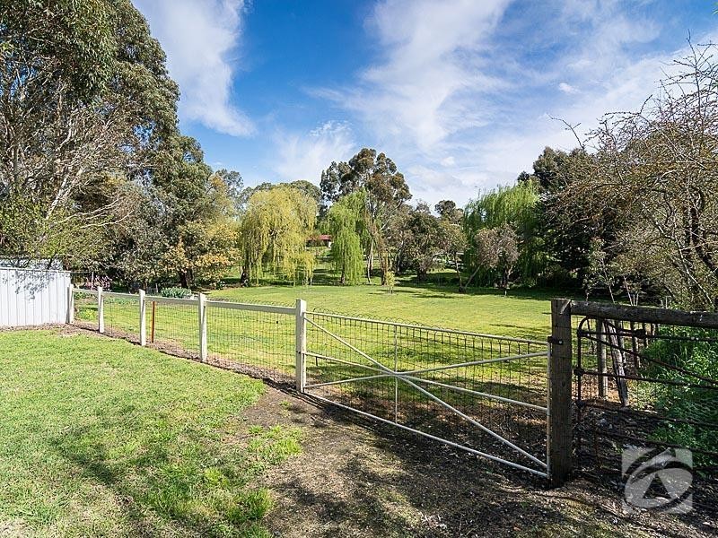 85 Adelaide Road, Mount Barker SA 5251
