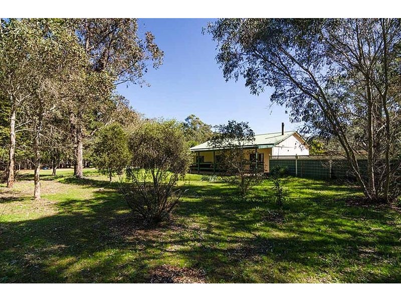 7 Walters Road, Oakbank SA 5243