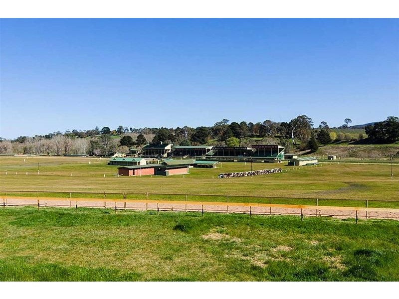 7 Walters Road, Oakbank SA 5243