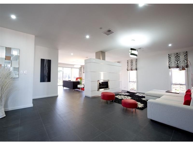 18 Greenfield Street, Mount Barker SA 5251