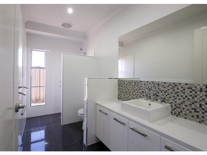 18 Greenfield Street, Mount Barker SA 5251