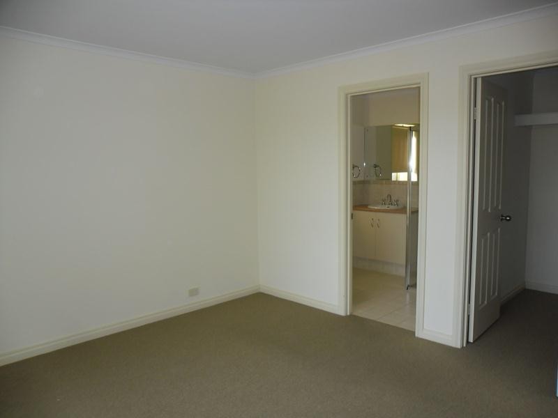 40 Strathmont Drive, Strathalbyn SA 5255