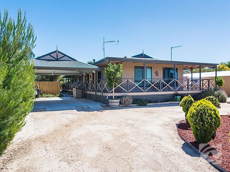 4 Ameroo Avenue, Milang SA 5256
